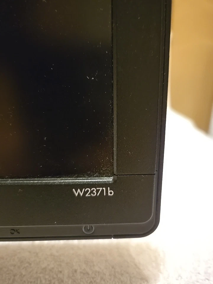 HP W2371b 23inch LCD Display 1080p HD Tiltable Monitor VGA Integrated Speakers - Image 4 of 4