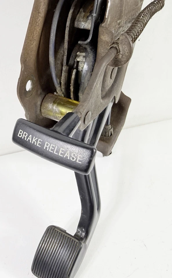 Педаль тормоза в сборе аварийная парковка E 1992-1996 Ford F150 F250 F350 Bronco - Изображение 3 из 4