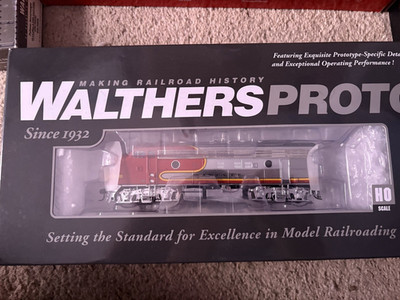 Walthers Proto HO Santa Fe Railroad F7, Cosmetic Ware, DCC Sound, SoundTraXX