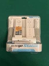 Nyko Charge Station Nintendo Wii White Dock Rechargeable Remote Batteries Sealed