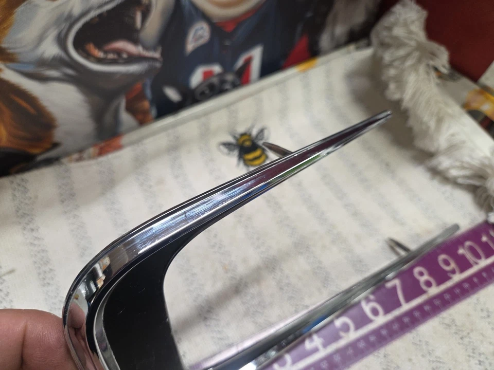 Dodge Coronet 500 1968 cuarto trasero moldura cromo 2840101 nuevo de stock Foto 3 de 4