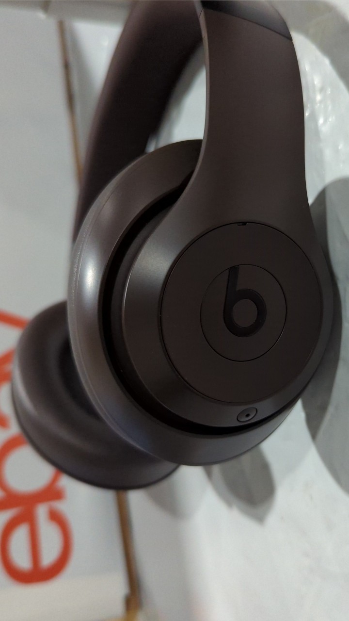 Beats Studio Pro Wireless Bluetooth Headphones  Deep Brown G2U