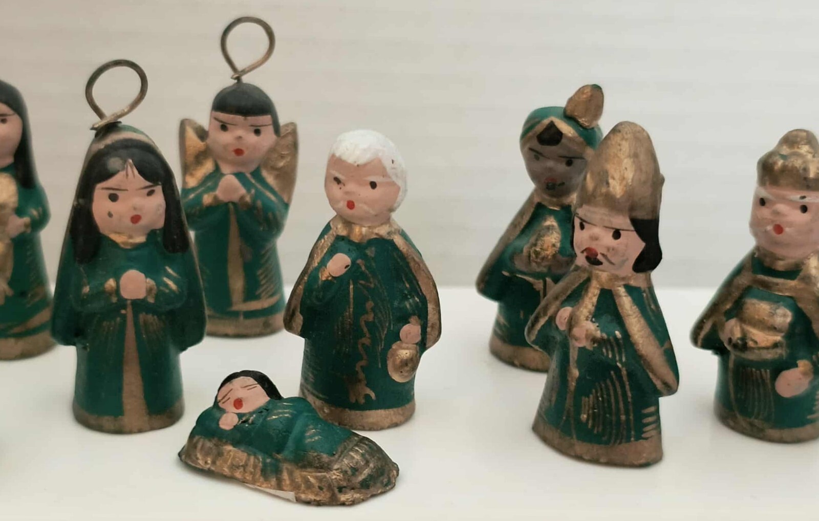 VINTAGE MEXICO HAND PAINTED CLAY NATIVITY SET- 12 PIECE/ MINI SET 2"