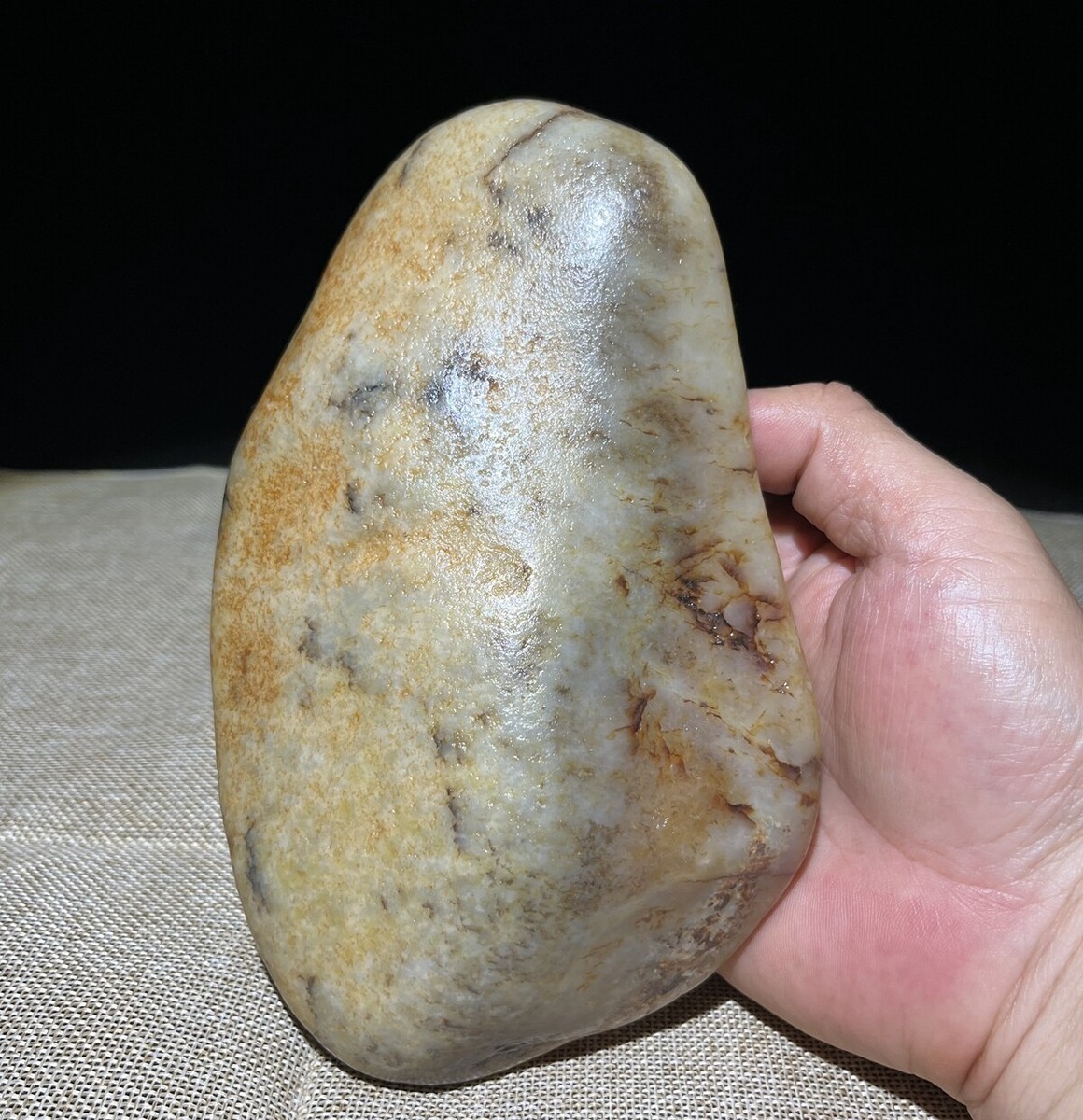 Certified 100% Hetian jade Raw stone~和田玉原石籽料 Weight: 1285 G