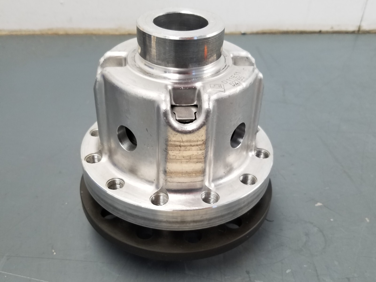 Lamborghini Aventador OEM Rear Differential Carrier #7656 B5