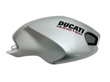 COVER SERBATOIO DUCATI MONSTER 696 796 48032591B VA DX ARGENTO NUOVO ORIGINALE