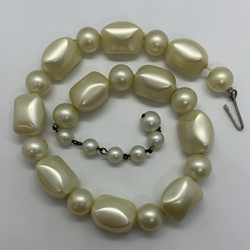 VTG CHUNKY FAUX PEARL BEAD STATEMENT CHOKER NECKLACE ACRYLIC 14” - Picture 3 of 7