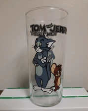 RARE Tom & Jerry collector cartoon glass 1997 Warner Brothers