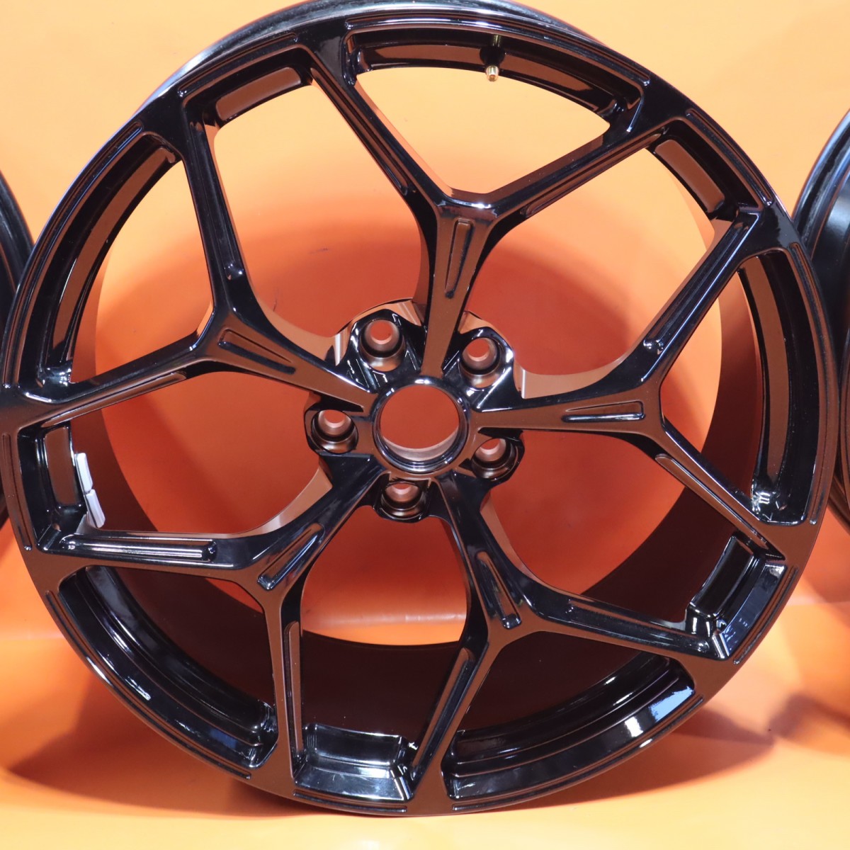 LAMBORGHINI REVUELTO WHEEL RIM SET STUGGURED 2024 2025 2026 47B601017 CLEAN OEM