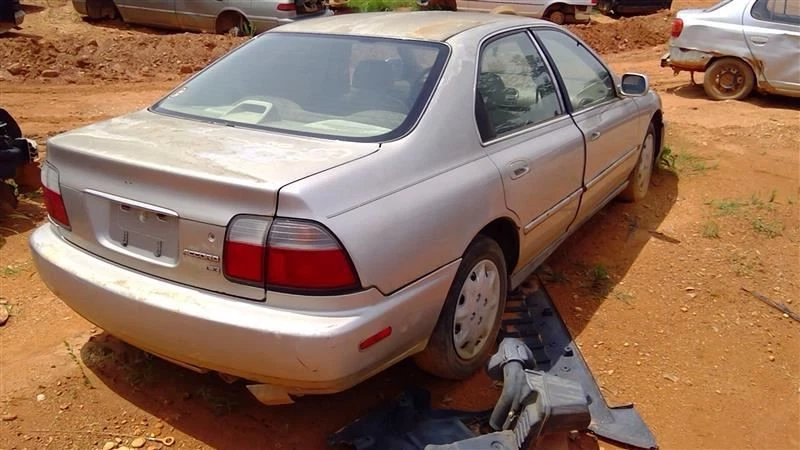 Manual Transmission 2.2L Coupe EX Fits 96-97 Honda Accord OEM - Image 4 of 4
