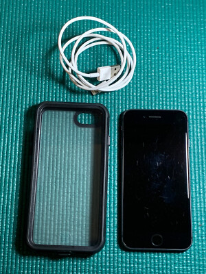 Apple iPhone 8 64GB Unlocked Smartphone Space Gray A1863 (CDMA + GSM)