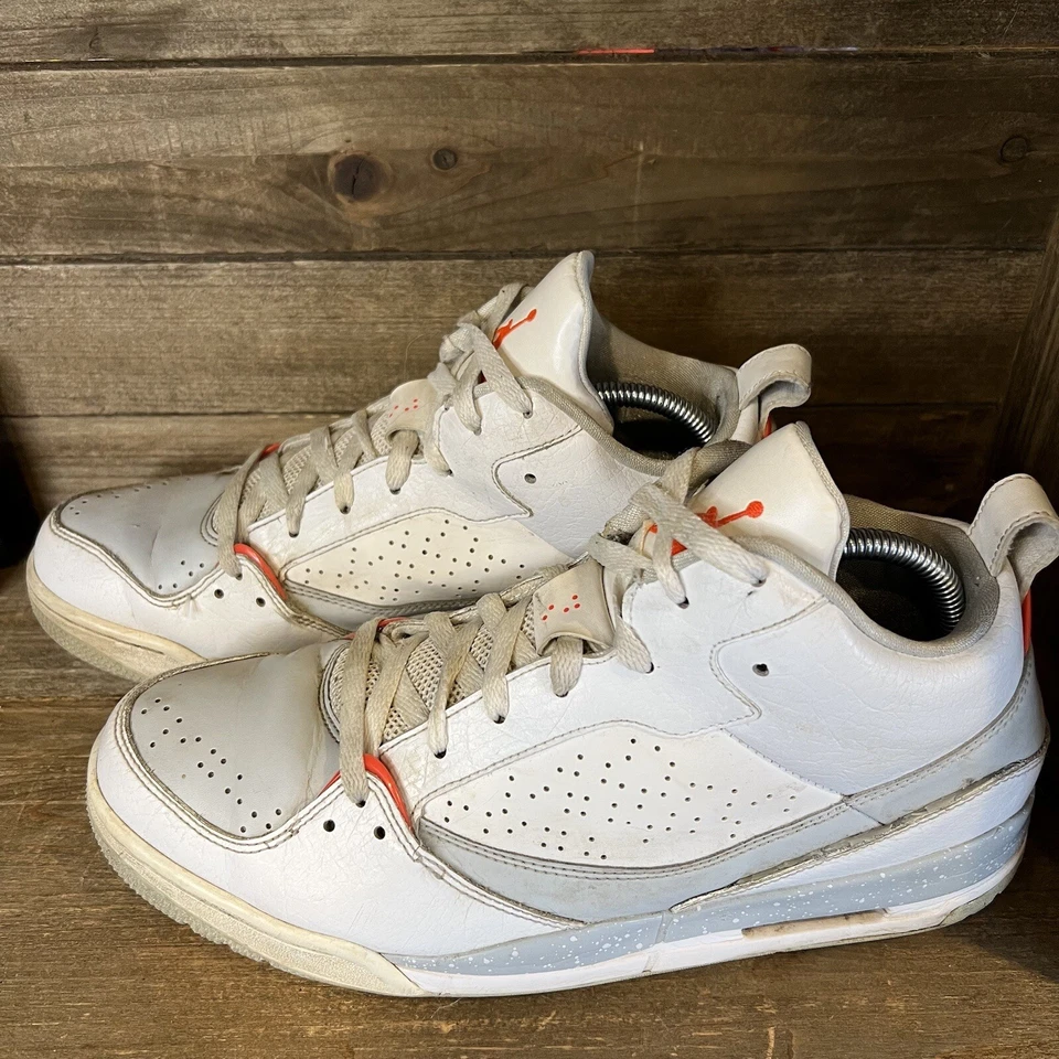 Tênis de basquete masculino Nike Jordan Flight 45 couro branco cinza 11,5 M - Imagem 2 de 4