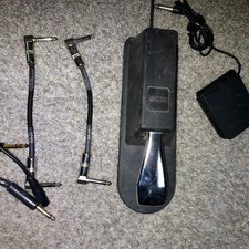Yamaha pedals, 2 short cords and 1 long cord for guitars, keyboard see photos