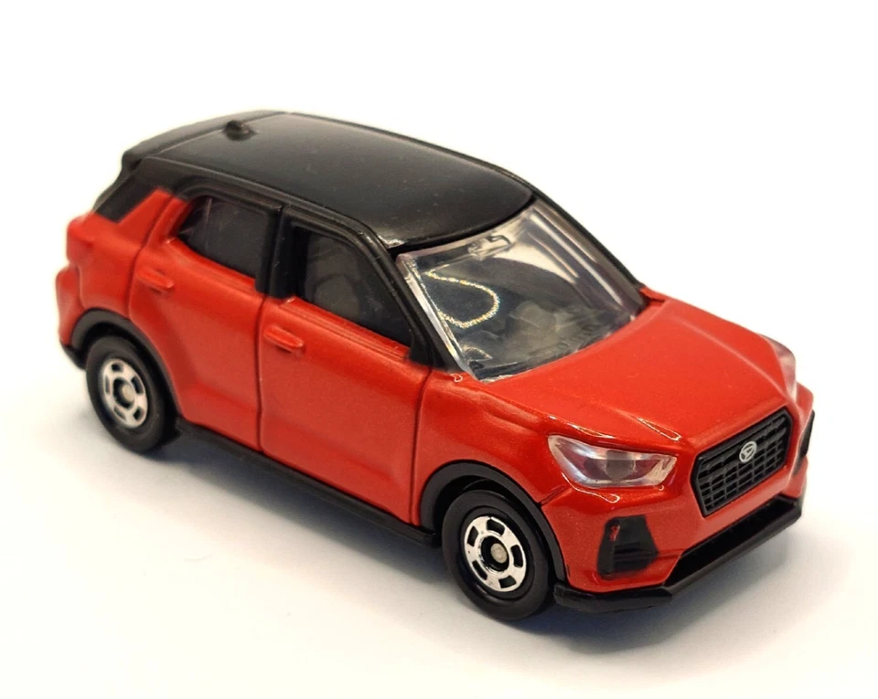 Coche de juguete Takara Tomy Tomica No.36 DAIHATSU Rocky 2020 S=1:61 producto descontinuado Foto 2 de 4