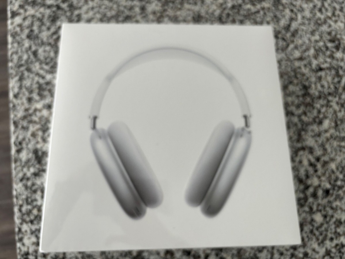 New Apple Airpods Max with Smartcase in sealed box New Apple Airpods Max with Smartcase in sealed box