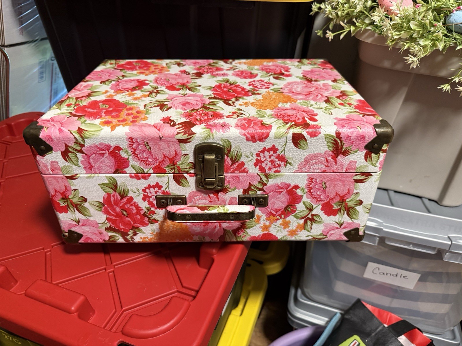 Vintage-style Bluetooth record player with built-in speakers