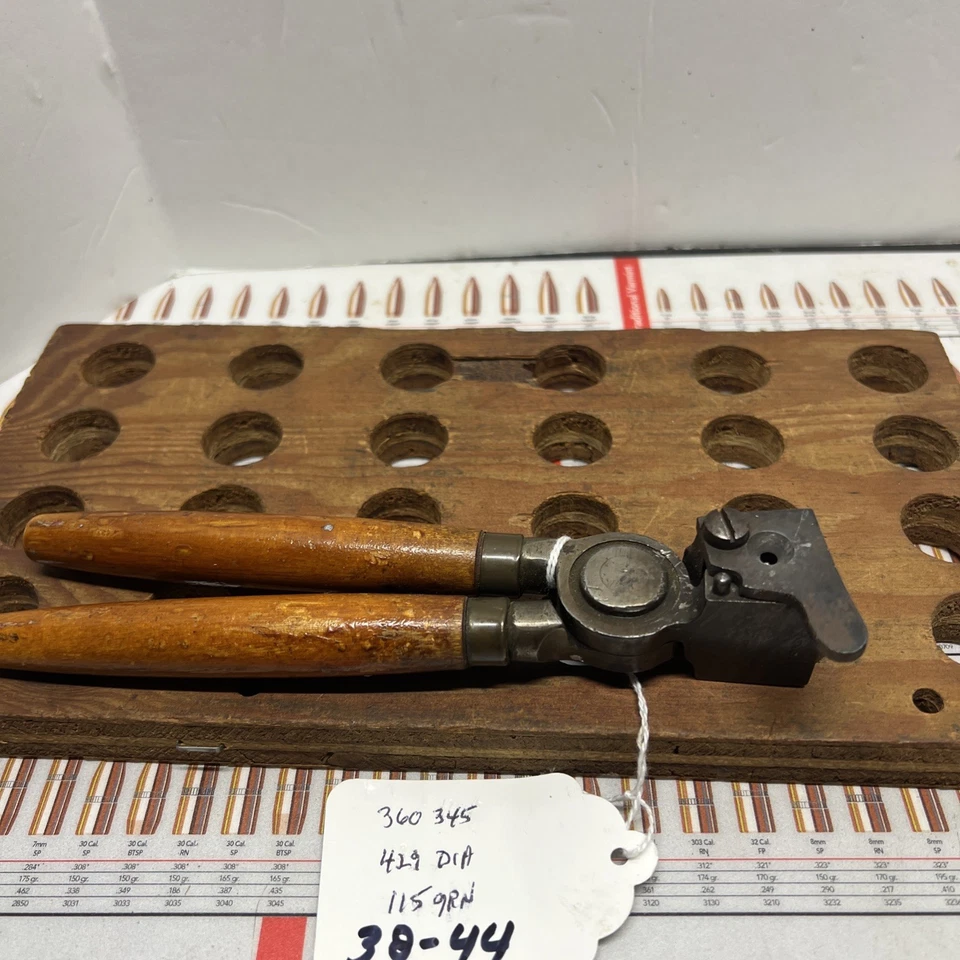 IDEAL MOLDE DE BALA DE UNA SOLA CAVIDAD #360345 115 GR CALIBRE 38-44 Y MANGOS RARO Foto 4 de 4