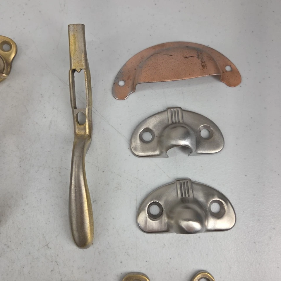 Antigua caja de hielo para refrigerador lote a granel aleatorio herrajes pestillos manijas vintage Foto 4 de 4