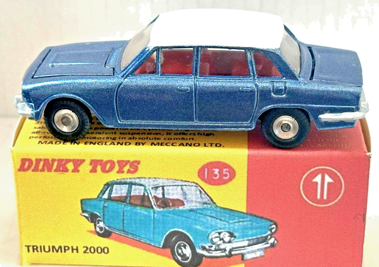 Dinky Toys 135 - Triumph 2000 Avec Bagages - 1/43 - Boîte D'Occasion