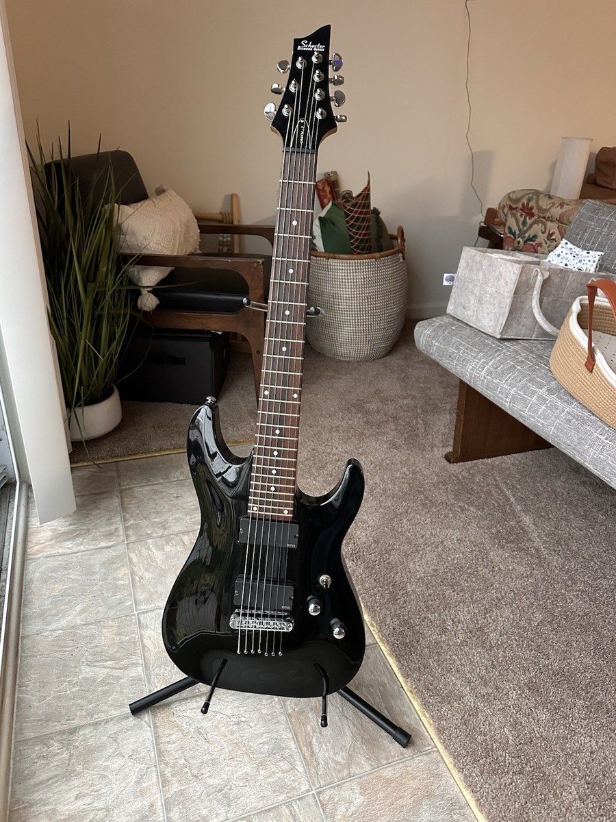 高塚様用　SCHECTER　OMENEXTREME-7　ケース付き Schecter Omen 7 Gloss Black Electric Guitar 707 Pickups