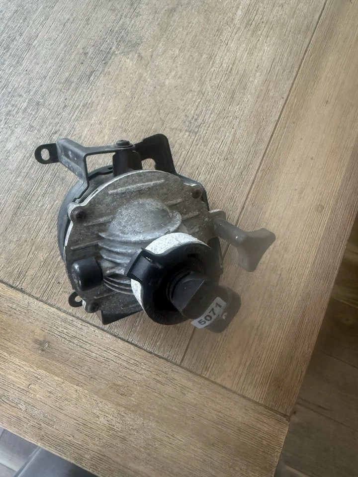 FARO ANTINIEBLA DELANTERO LENTE LH HYUNDAI ENTOURAGE Izquierdo 07 08 09 10 Foto 2 de 4