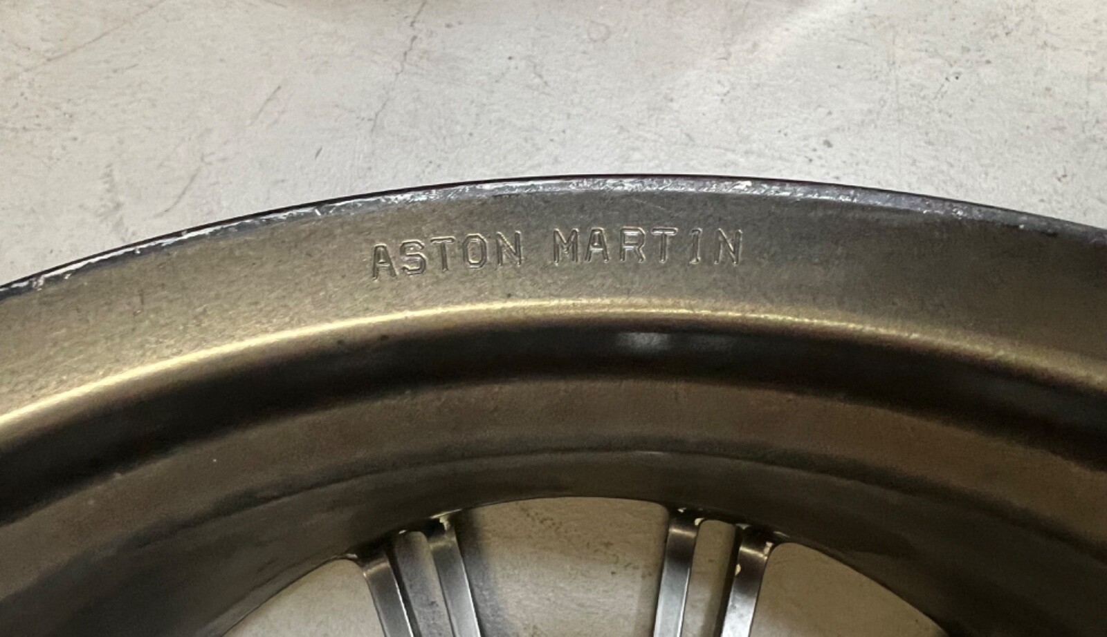  Aston Martin DBS Wheel Genuine OEM 20 x 11 CG43-9965G-DB Rear DB9 Virage