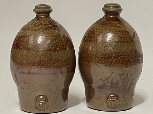 Vintage Bendigo Pottery Salt & Pepper Shakers Set - Australian Made - Picture 6 of 9