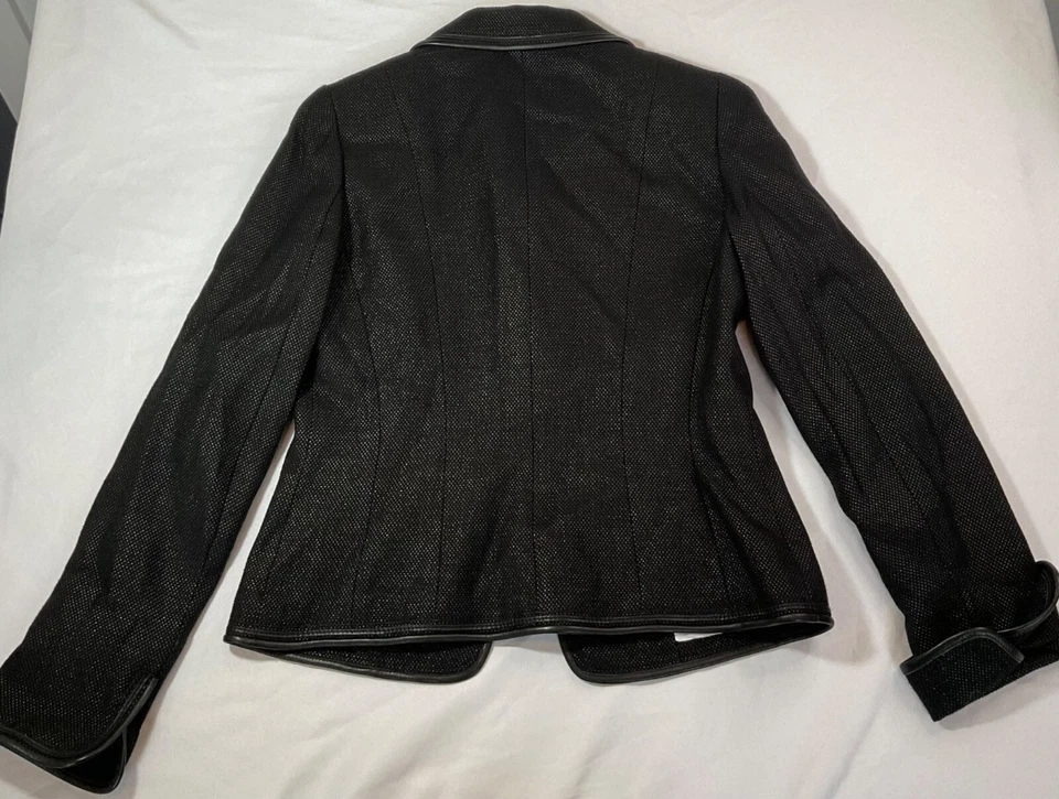 Женская блейзерная куртка Elie Tahari Tweed Цвет черный Отделка Белыми трубками Размер 6 - Изображение 3 из 3