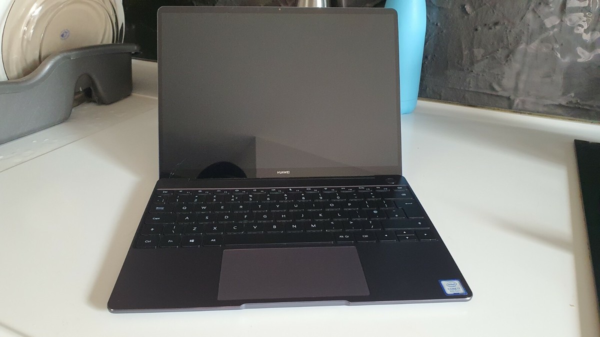 Huawei　MateBook huawei-matebook-x-4707-008.jpg