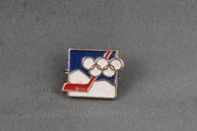Winter Olympic Games Event Pin (VTG) - Hockey Sarajevo 1984 - Stamped Pin 