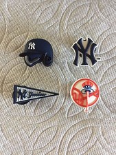 NEW YORK YANKEES JIBBITZ NEW YORK YANKEES SHOE CHARMS FITS CROCS MLB JIBBITZ