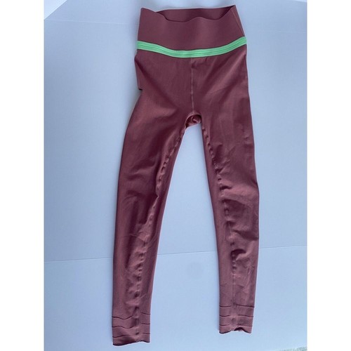 Fabletics Medium SculptKnit® High-Waisted Cut-Out Legging - Bild 1 von 6