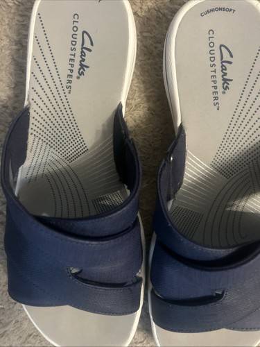 Clark’s Cloudsteppers Sandals Size 9 Navy - Picture 2 of 6