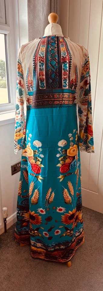 *Ukranian Style Blue & White Maxi Dress with Floral Print. Size L. - Image 4 of 4