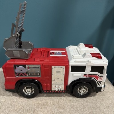 Dickie Toys Fire Truck Reacue Unit - Lights & Sound work, Ladder Damaged