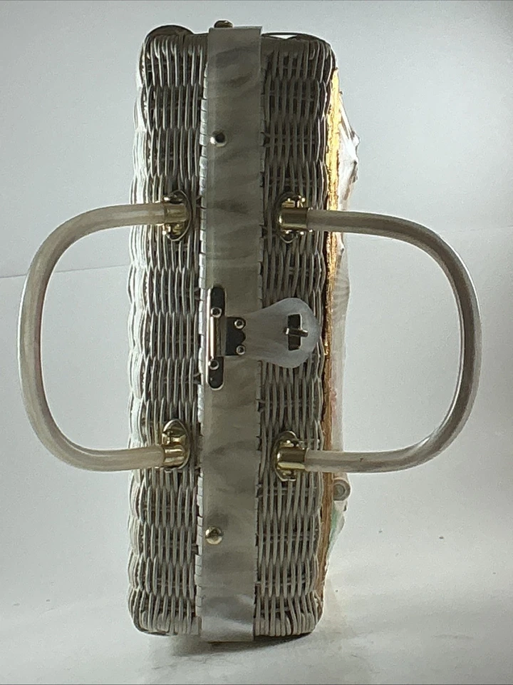 Cartera de colección PRINCESA ENCANTADORA Atlas de mimbre blanco y concha marina con asas Lucite Foto 3 de 4