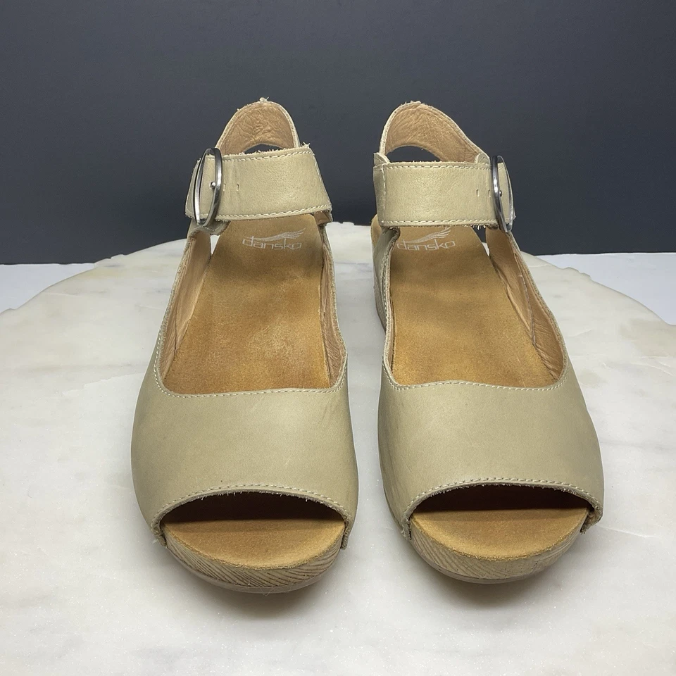 Sandalias de tacón de cuña Dansko Tiana para mujer talla 8,5-9 EU 39 nobuck bruñido caqui Foto 3 de 4