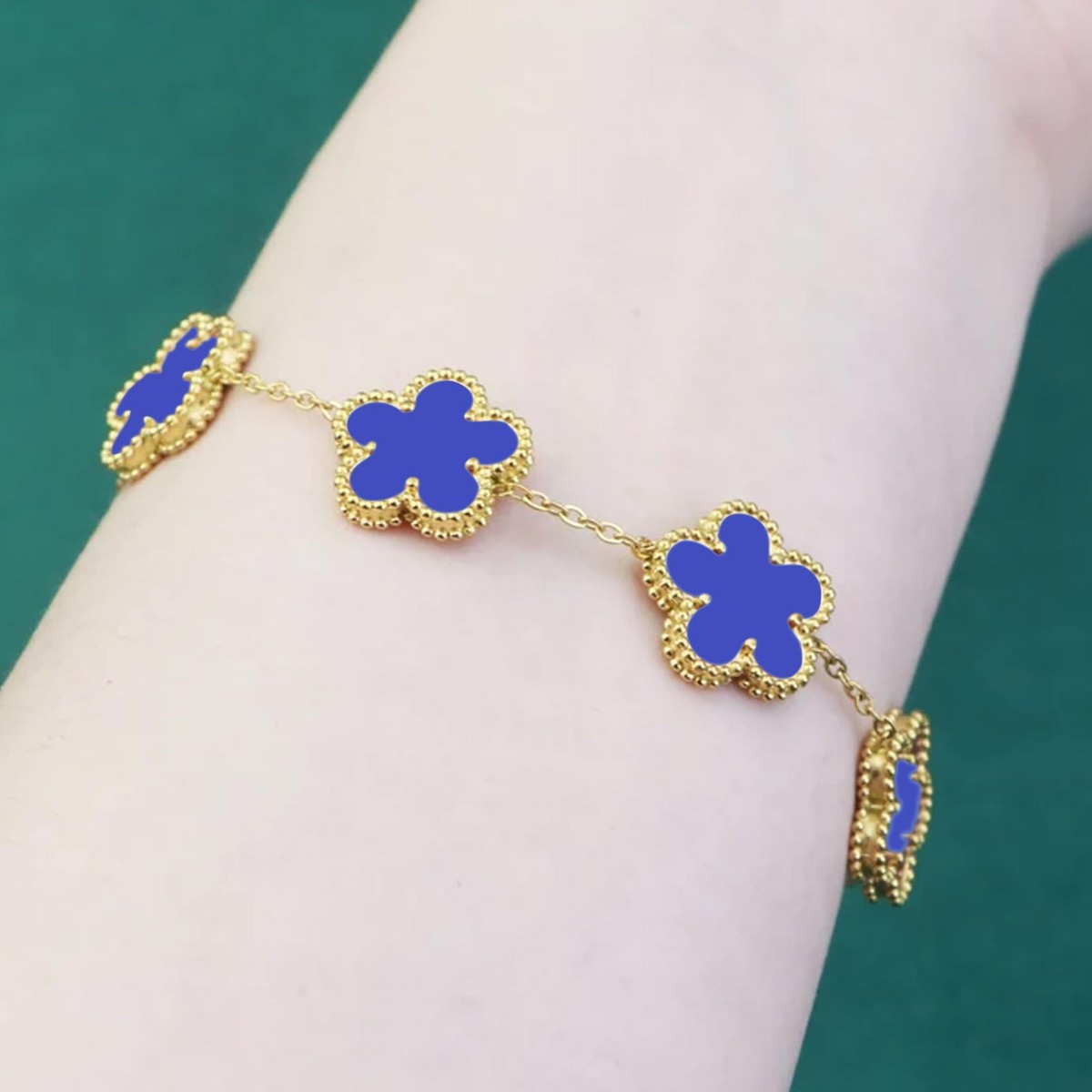 【BLACKPURPLE】Clover cubic bracelet Black Clover With Accent Cubic Spring Bangle Bracelet