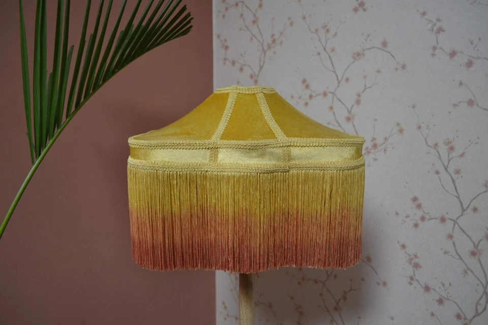 Pantalla cúpula terciopelo amarillo cosido a mano pantalla de mesa pantalla de pie Foto 2 de 4