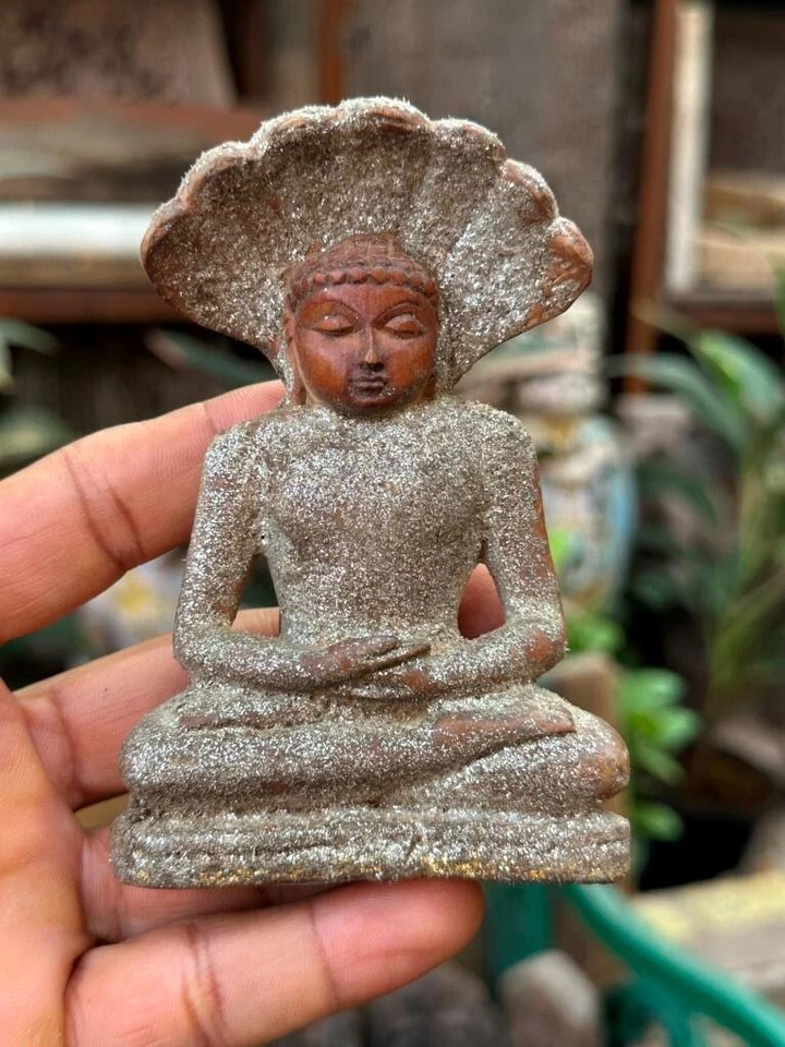 Antigua figura de madera tallada a mano de Dios Mahaveer 4,20 x 3" Foto 3 de 4