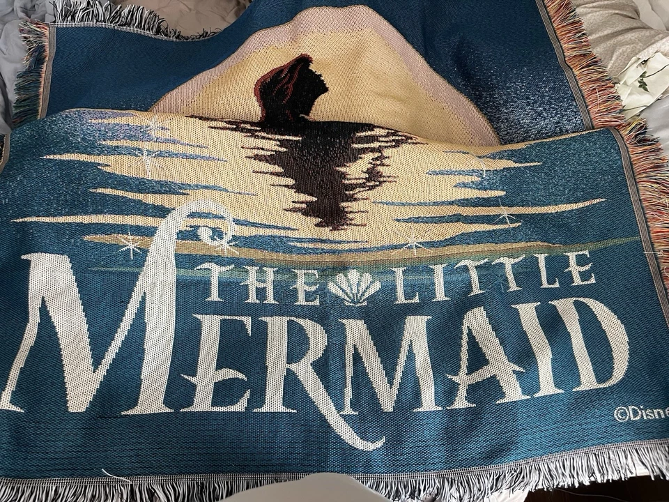 Manta de tapiz tejida 48x60" arte de pared vintage “La Sirenita Ariel” Foto 2 de 2