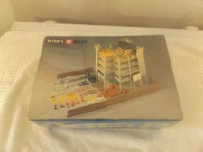 KIBRI HO #8224 HIGH RISE BUILDING UNDER CONSTRUCTION WITH YARD KIT  BRAND NEW