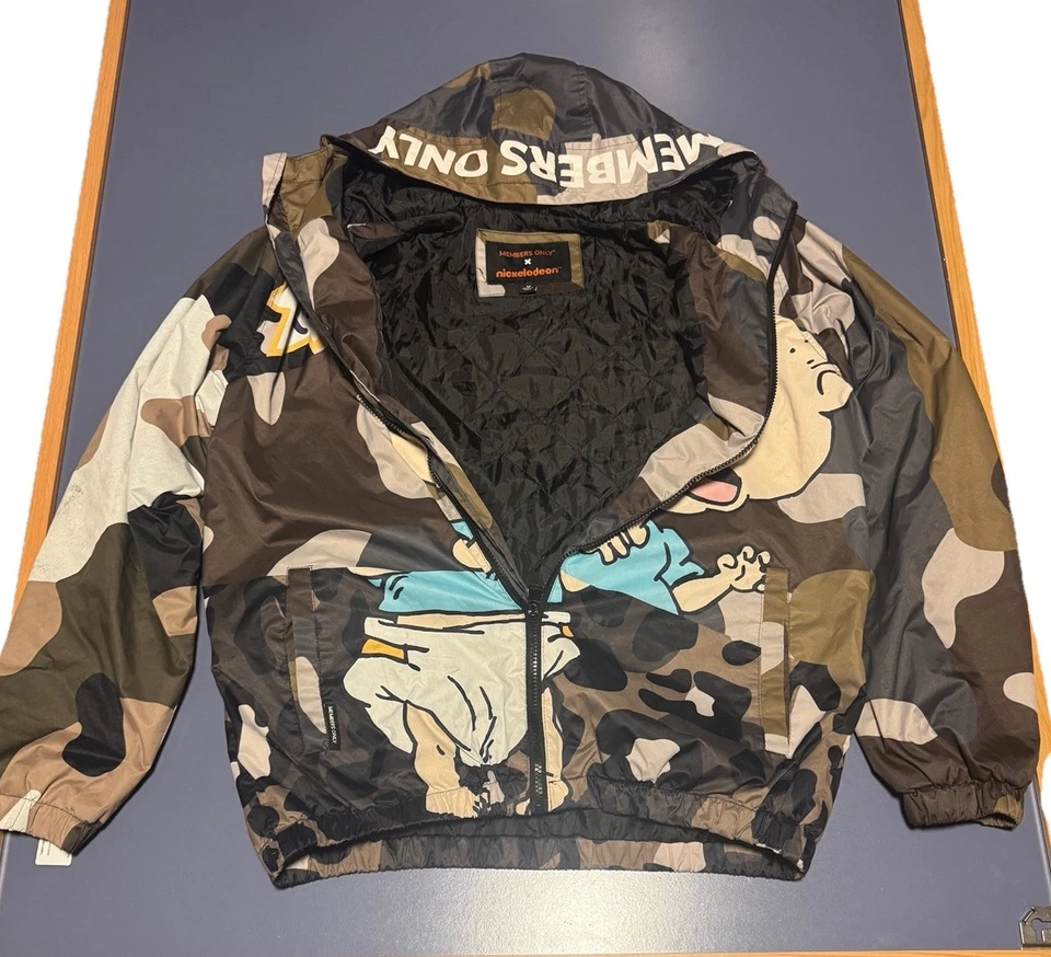 Chaqueta de bombardero acolchada negra para niños Members Only Rugrats Nickelodeon, mediana Foto 2 de 4