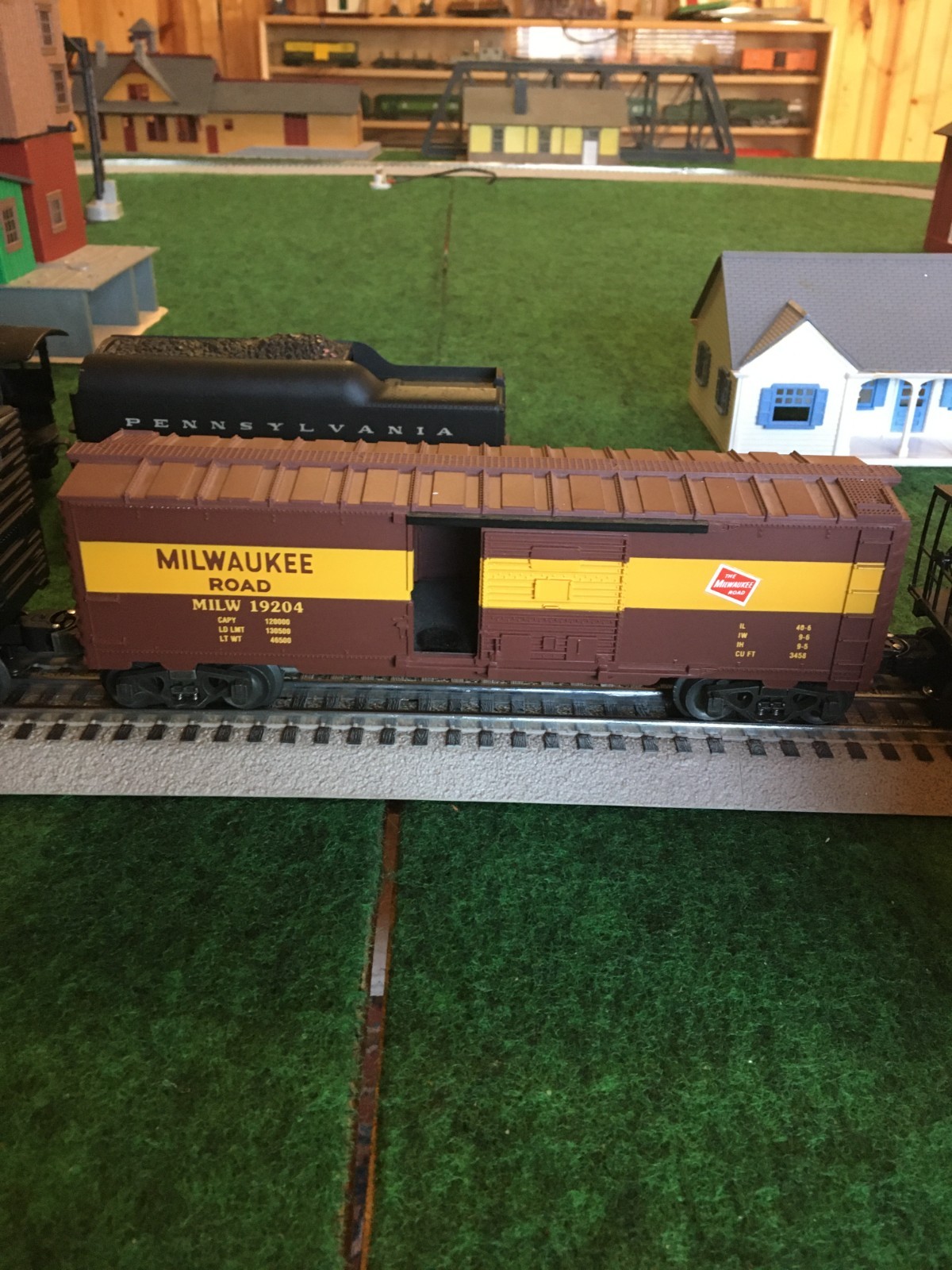 Road Train Set Lionel Milwaukee Road train set | eBay