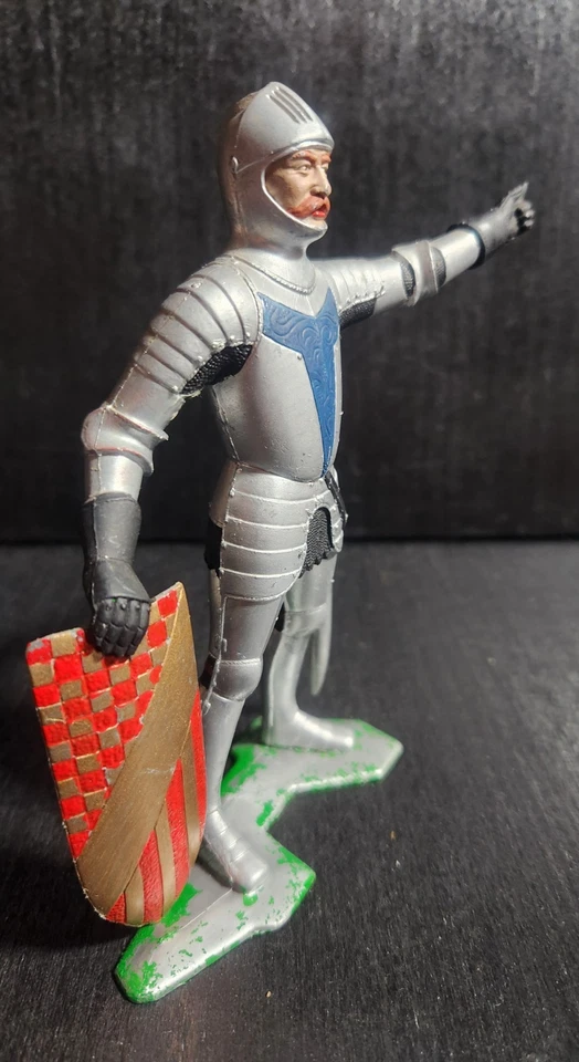 FIGURA DE CABALLERO MARX VINTAGE 1964 CON ESCUDO ESPADA GUERRERO GRAN TAMAÑO 6" PLÁSTICO Foto 4 de 4