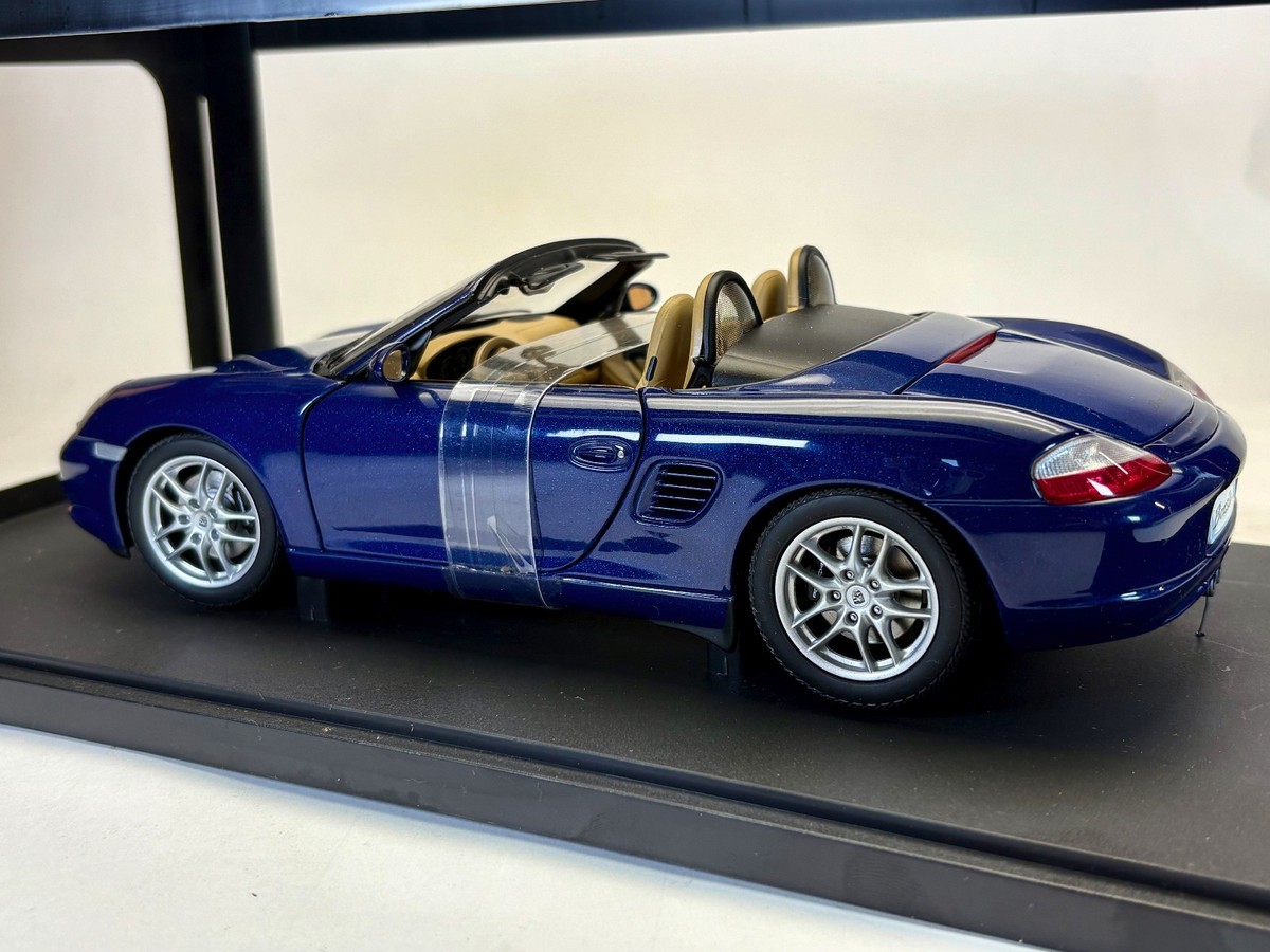 1:18 AUTOart PORSCHE 986 BOXSTER S 2003 Cabriolet Facelift
