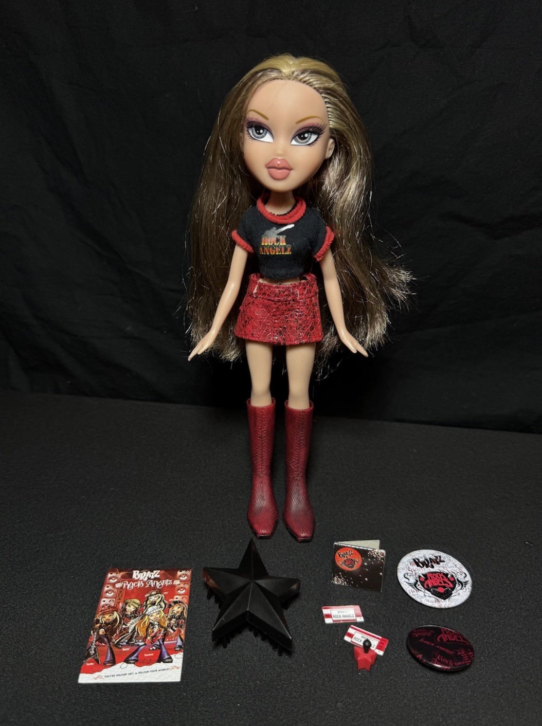 2005 BRATZ Rock Angelz Chloe Red Boots + Mini Skirt Outfit + Accessories