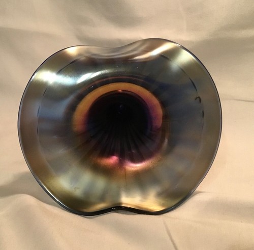 Lundberg? Fenton? Jack-in-the-Pulpit Iridescent Blue Aurene Art Glass Vase - Picture 3 of 9