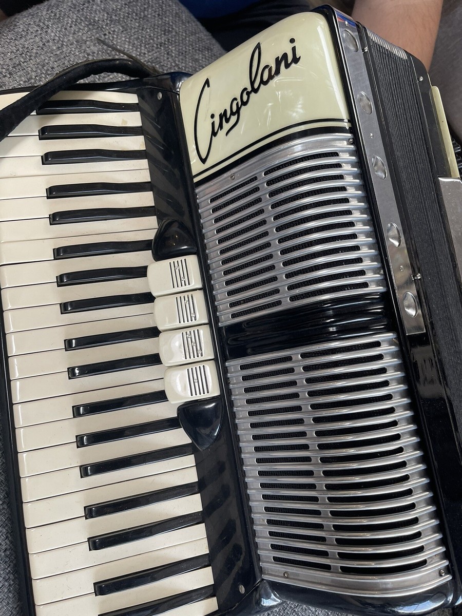 CINGOLANI ACCORDION Made In Italy / Vintage Mint Condition W Case