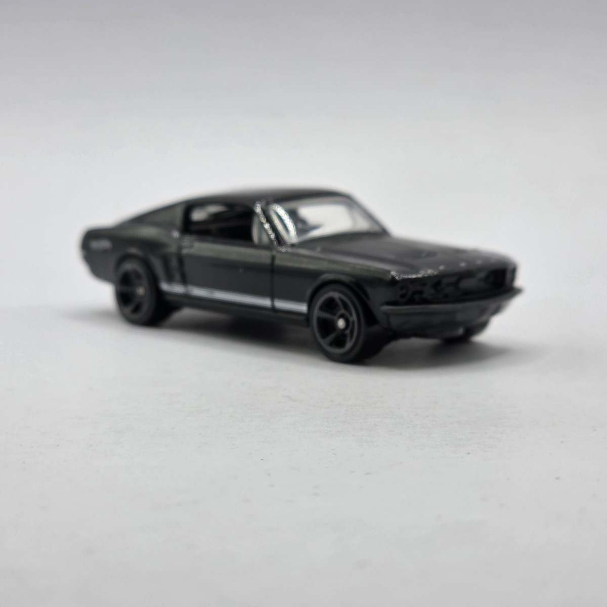 ホットウィール　'67 Mustang s-l400.jpg